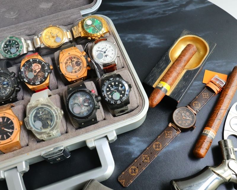 LOUIS VUITTON Watches